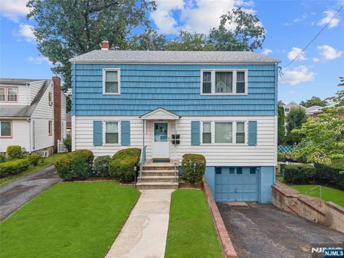 7 Freeman Pl, Nutley, NJ, 07110-3313 | Card Image