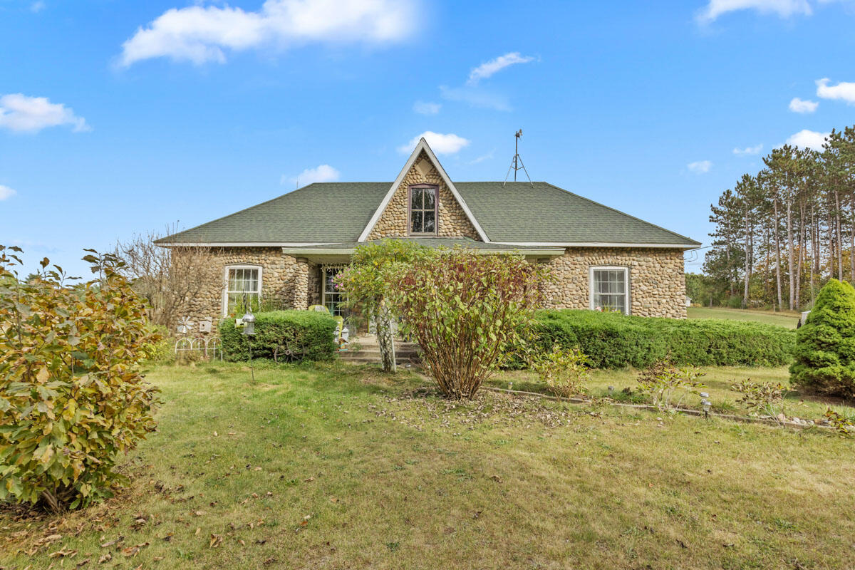 Vickeryville Rd, Vestaburg, MI 48891