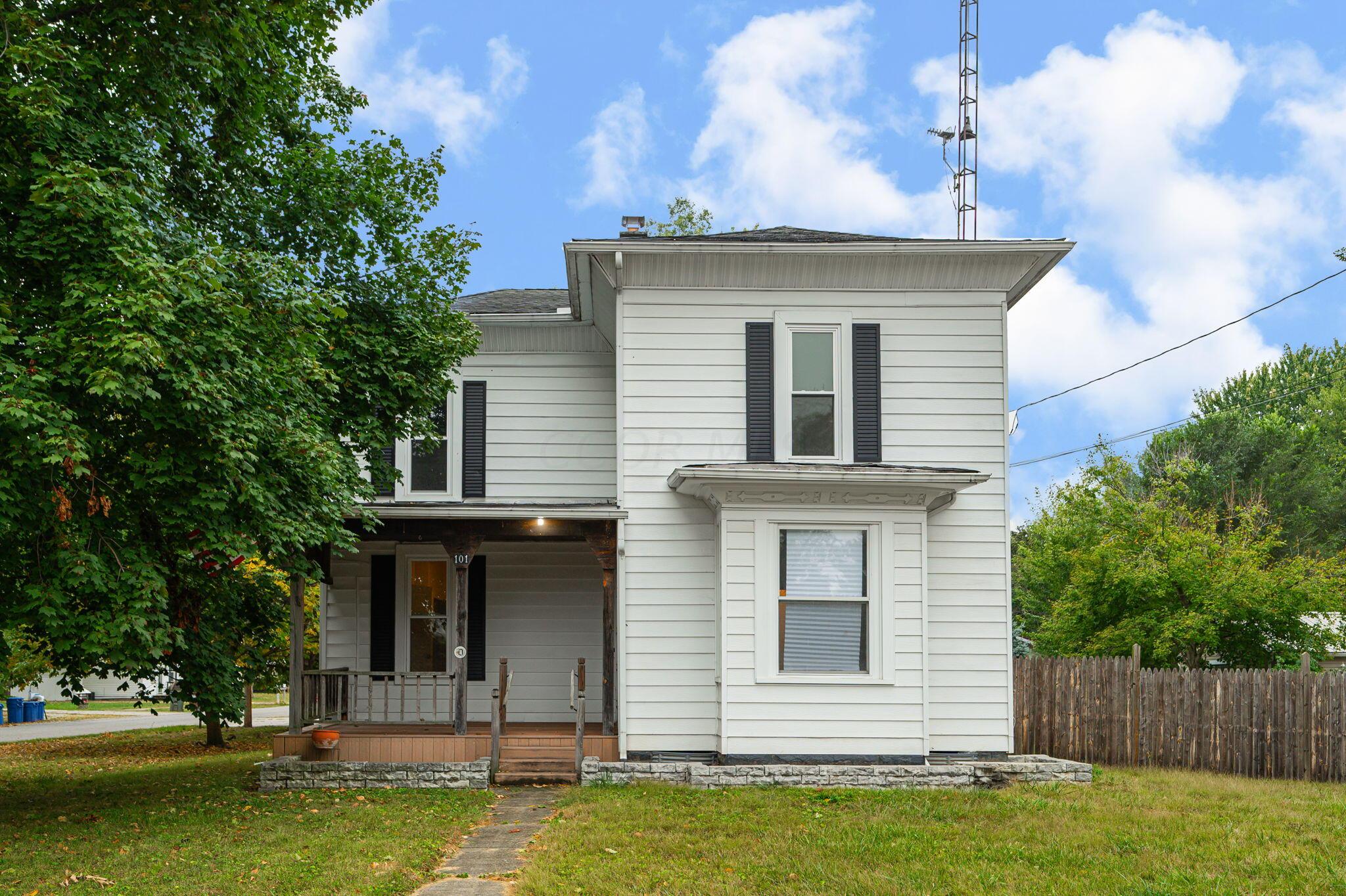 Grove St, Ashley, OH 43003