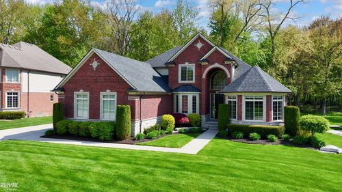 34389 Dante Drive, Chesterfield Township, MI, 48047 | Card Image