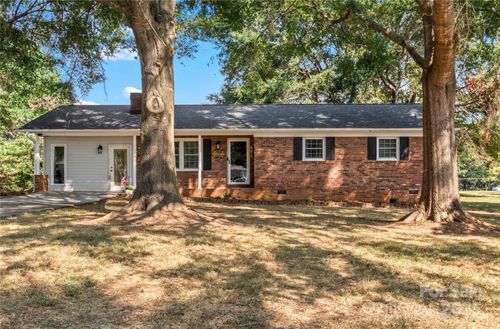 149 Somersault Ln, Elkin, NC, 28621-9257 | Card Image