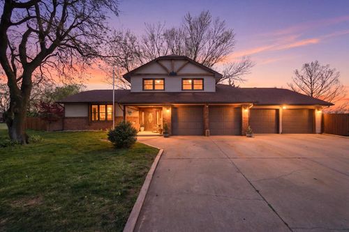 1 Valley View Dr, Goddard, KS, 67052-9255 | Card Image