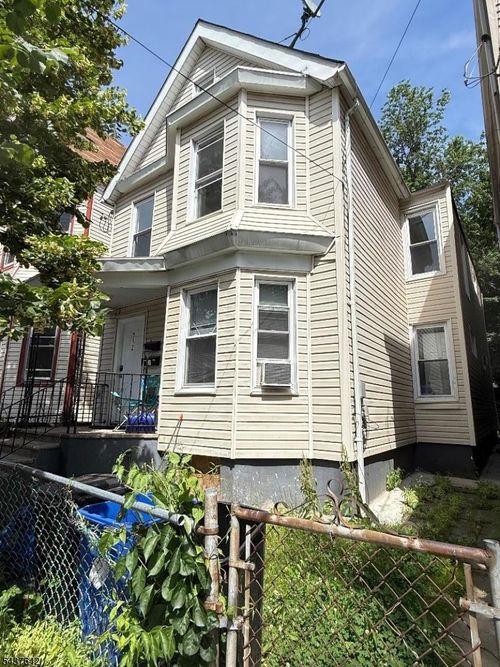 792 S 15th St, Newark, NJ, 07108-1322 | Card Image
