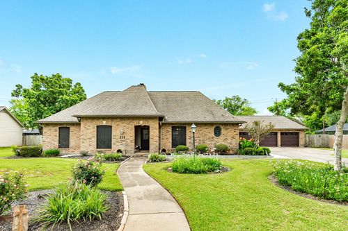 114 Strawberry Dr, Lake Jackson, TX, 77566-4908 | Card Image