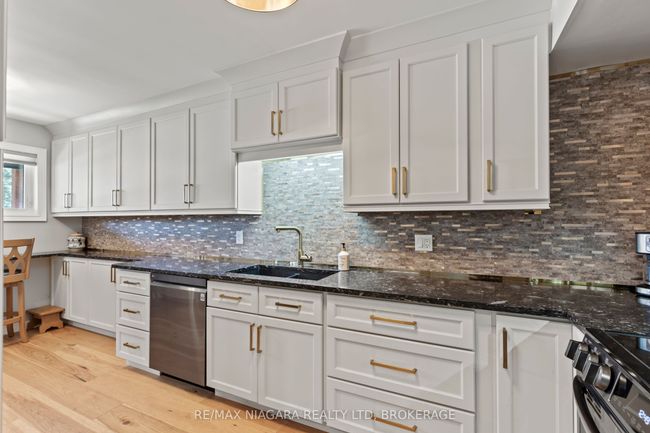 10 The Promenade, House other with 4 bedrooms, 3 bathrooms and 2 parking in Niagara on the Lake ON | Image 8
