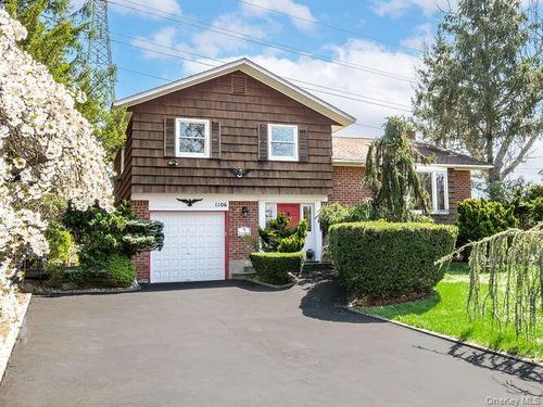 1106 Glen Cove Ave, Glen Head, NY, 11545-1587 | Card Image