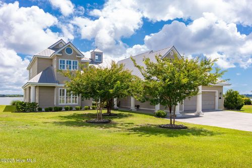 121 Harold Ave, Swansboro, NC, 28584-7601 | Card Image