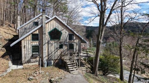 2603 North Pownal Road, Pownal, VT, 05261-0102 | Card Image