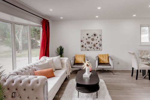 31 Autumn Blvd, Brampton, ON, L6T2V3 | Card Image