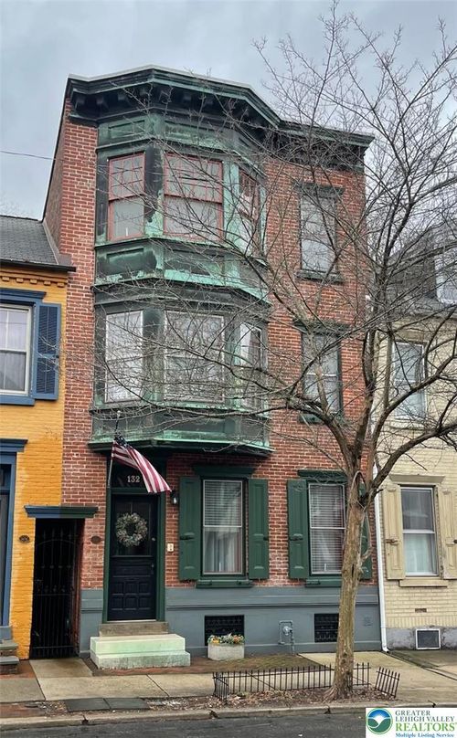 132 N 11th St, Allentown, PA, 18102-3841 | Card Image