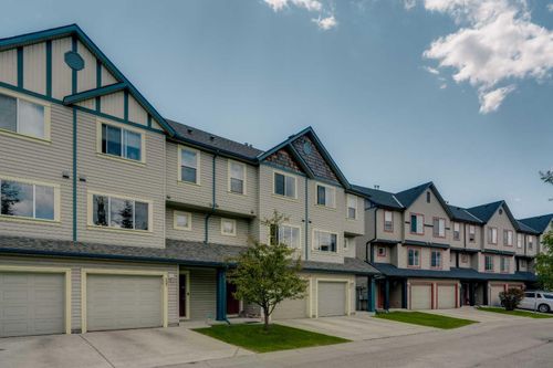 135 Copperfield Lane Se, Calgary, AB, T2Z4S9 | Card Image