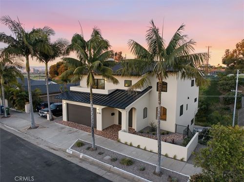 8140 Calabar Ave, Playa del Rey, CA, 90293-7812 | Card Image