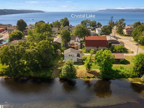 127 Kellys Aly, Beulah, MI, 49617 | Card Image