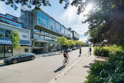 302 - 1540 W 2nd Ave, Condo with 1 bedrooms, 1 bathrooms and 1 parking in Vancouver BC | Image 1