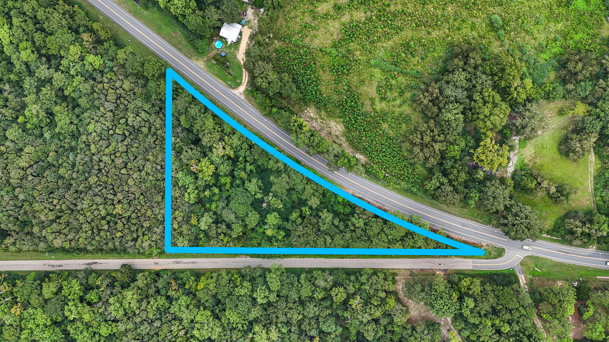 Land in Laurel Hill