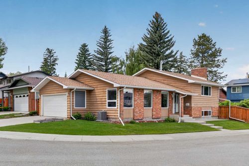 19 Deercrest Way Se, Calgary, AB, T2J5W3 | Card Image