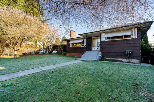 1910 Holdom Ave, Burnaby, BC, V5B3W3 | Card Image