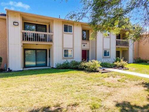 27835 Berrywood Ln, Farmington Hills, MI, 48334-4053 | Card Image