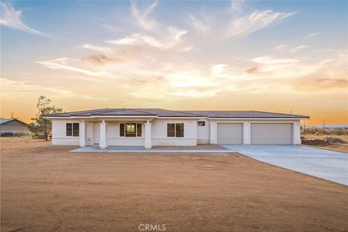 15168 Barbara Ln, Apple Valley, CA, 92307-6513 | Card Image