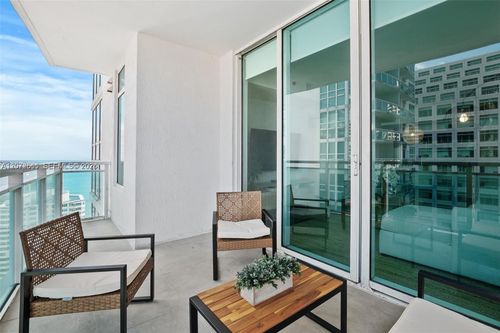 2700-951 Brickell Ave, Miami, FL, 33131-3930 | Card Image