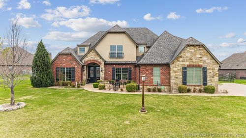 6381 Locust Ln, Owasso, OK, 74055-2348 | Card Image