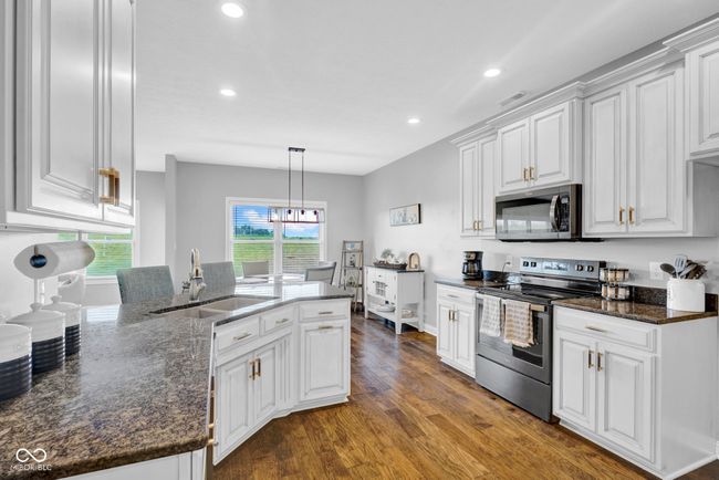 Efficient upgraded kitchen | Image 11