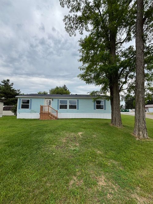 5447 Willow Dr, Croswell, MI, 48422-8445 | Card Image