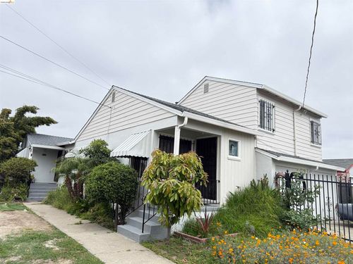 1267 101st Ave, Oakland, CA, 94603-3153 | Card Image
