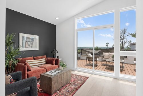 3023 Edwin Cir, Nashville, TN, 37207-5242 | Card Image