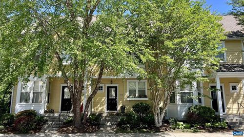 b-111 Melbourne Park Cir, CHARLOTTESVILLE, VA, 22901-3940 | Card Image