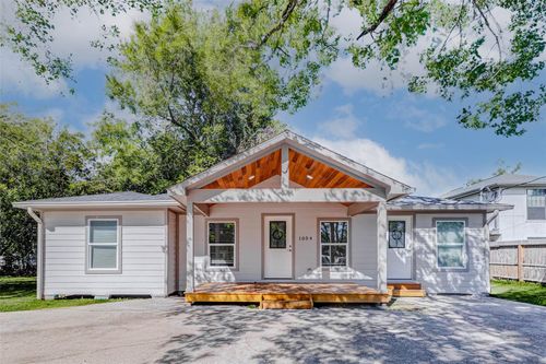 1054 Dewalt St, Houston, TX, 77088-5019 | Card Image