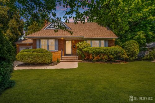 4 Conover Ct, Edison, NJ, 08817-4434 | Card Image