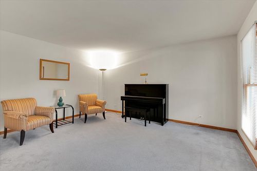 311 Millcreek Ln, Naperville, IL, 60540-8292 | Card Image
