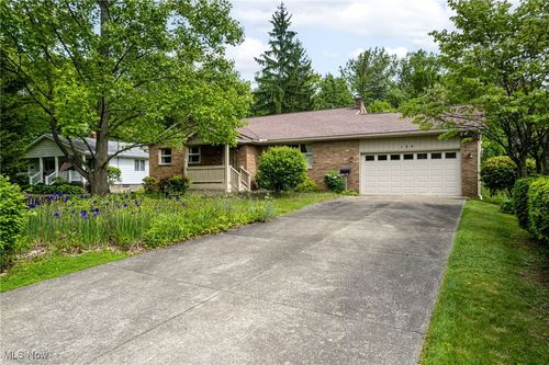 125 Beech St, Doylestown, OH, 44230-1012 | Card Image