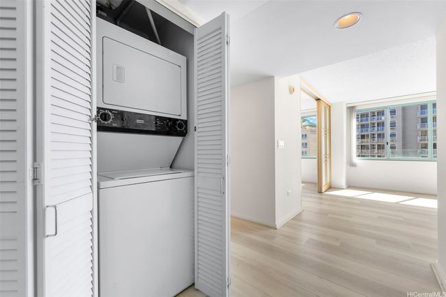 APT-1403 - 1314 Kalakaua Ave, Condo with 2 bedrooms, 1 bathrooms and 1 parking in Honolulu HI | Image 7