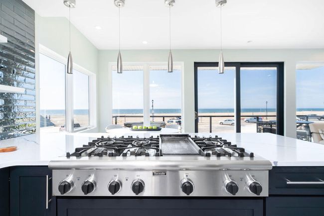 Kitchen | Image 10