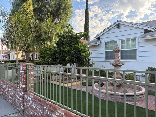 7501 1/2 Corbin Ave, Winnetka, CA, 91306-3003 | Card Image