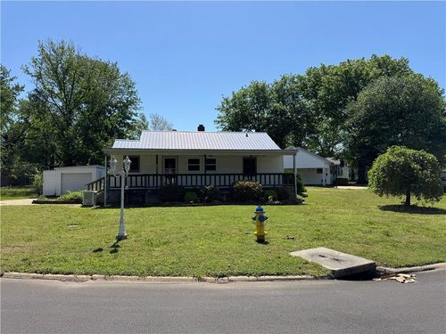 489 Fieldcrest Dr, Pittsburg, KS, 66762-6307 | Card Image