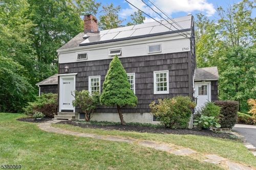 2 Bell St, Sparta, NJ, 07871-2401 | Card Image