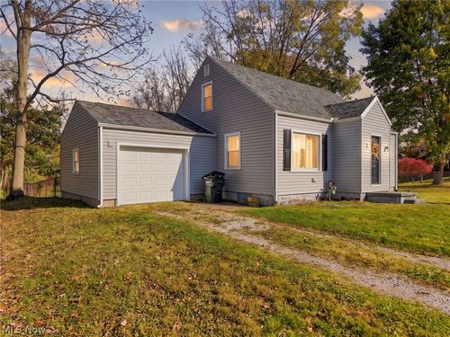 123 32nd St Sw, Canton, OH, 44706-5013 | Card Image