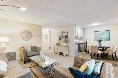 d-2131 Northwood Cir, Concord, CA, 94520-4604 | Card Image