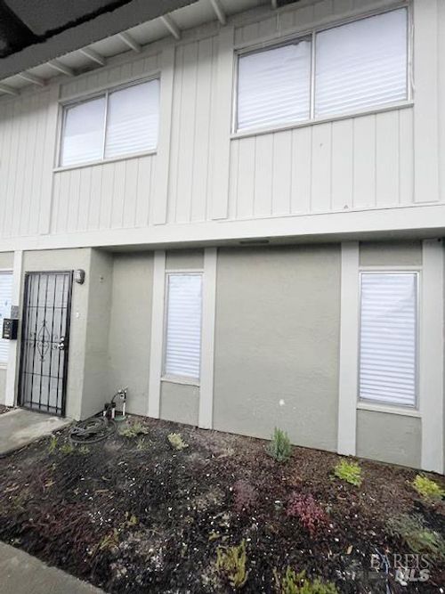 217 Del Luz Ct, Fairfield, CA, 94533-2257 | Card Image