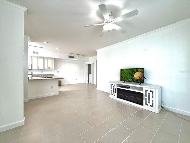 9650 - 9650 Lake Chase Island Way, Condo with 1 bedrooms, 1 bathrooms and null parking in TAMPA FL | Image 17