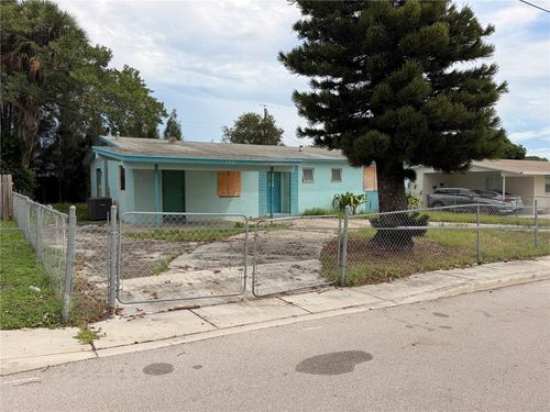 1322 W 26th St, Riviera Beach, FL, 33404-4155 | Card Image