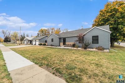 506 8th Ave, House other with 4 bedrooms, 2 bathrooms and null parking in Pipestone MN | Image 2