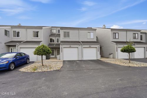 2564 W Village Dr, Toledo, OH, 43614-4750 | Card Image