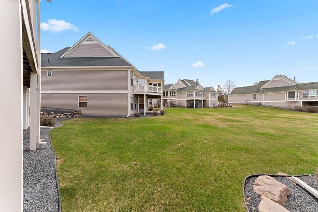 9946 Wellington Ln, Townhouse with 4 bedrooms, 3 bathrooms and null parking in Woodbury MN | Image 4
