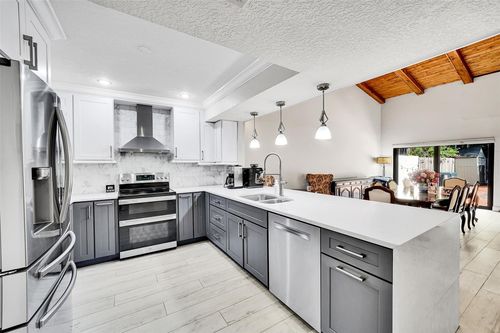 3319-3319 Oak Dr, Hollywood, FL, 33021-8424 | Card Image
