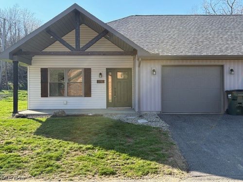 2731 Barnhill Rd, New Philadelphia, OH, 44663-8873 | Card Image