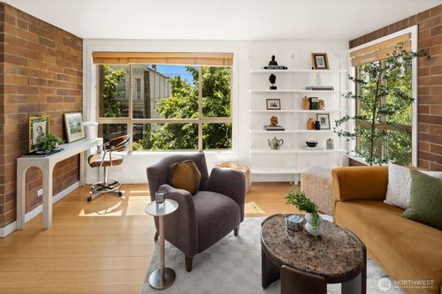 205-905 Cherry St, Seattle, WA, 98104-2002 | Card Image